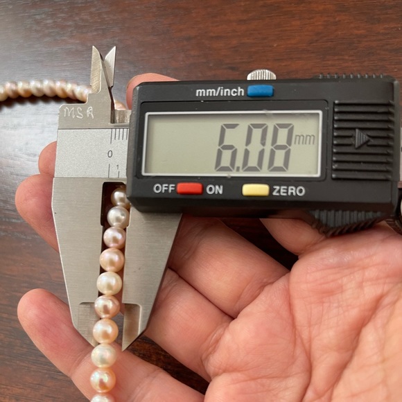 High quality cultured freshwater 6mm pearl 14/20 gold filled 17 inch necklace - Picture 8 of 9